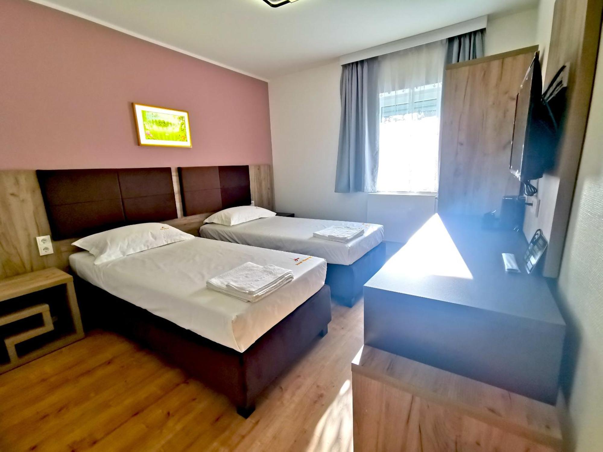 Home Inn Hotel Dormagen Extérieur photo